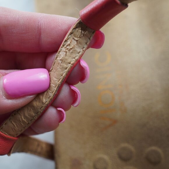 Vionic Coral Red Gold Medallion T-Strap Sandals Orthotic‎ Size 8 - Picture 9 of 11